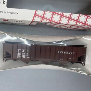 Stewart Hobbies HO Seaboard SAL40215 70 Ton 14 Panel Triple Hopper Train Car Kit